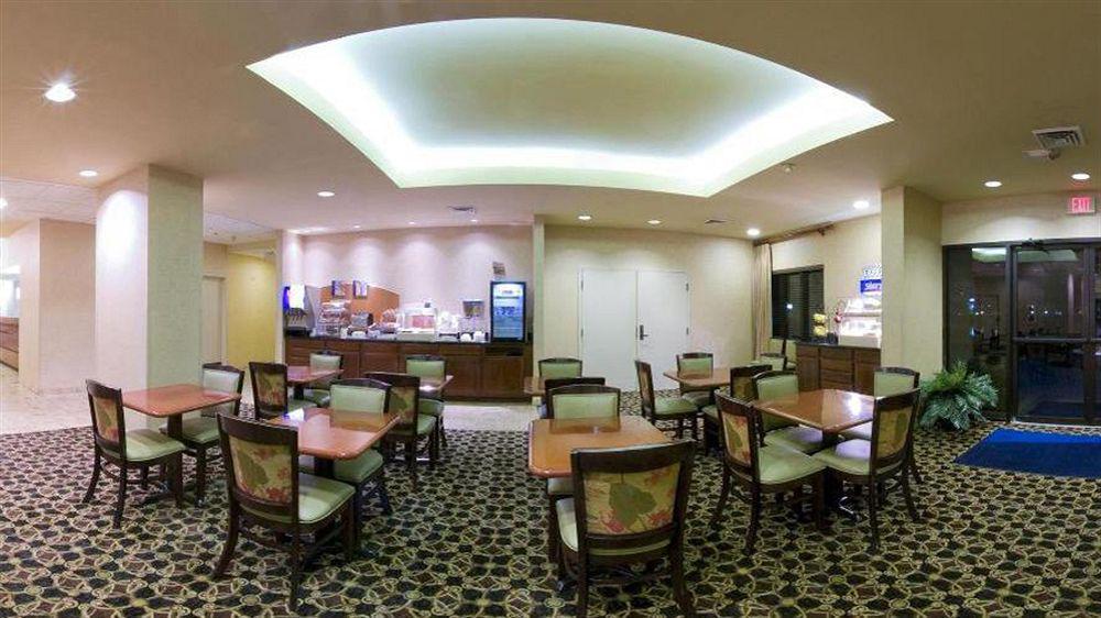 Holiday Inn Express Tampa-Brandon By Ihg Exterior foto