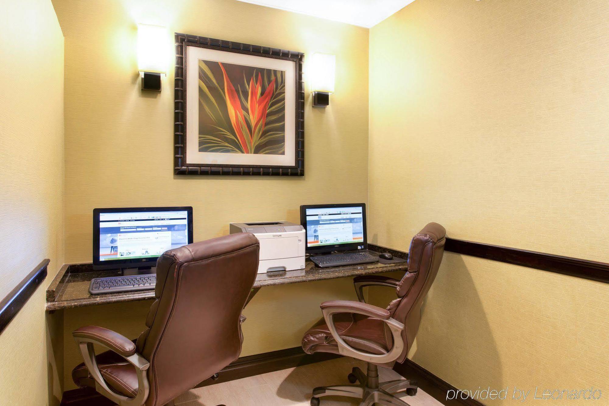 Holiday Inn Express Tampa-Brandon By Ihg Exterior foto